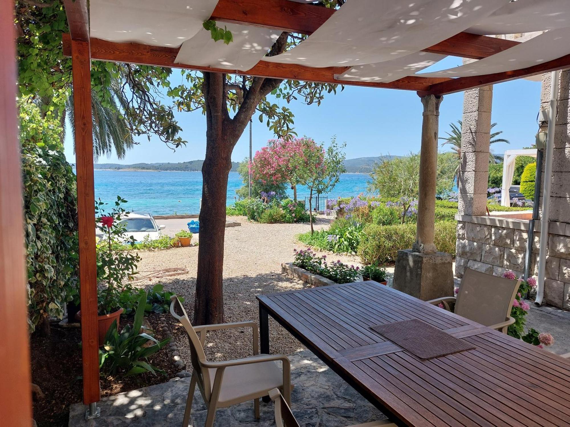 Apartment Karmen By The Sea Orebic