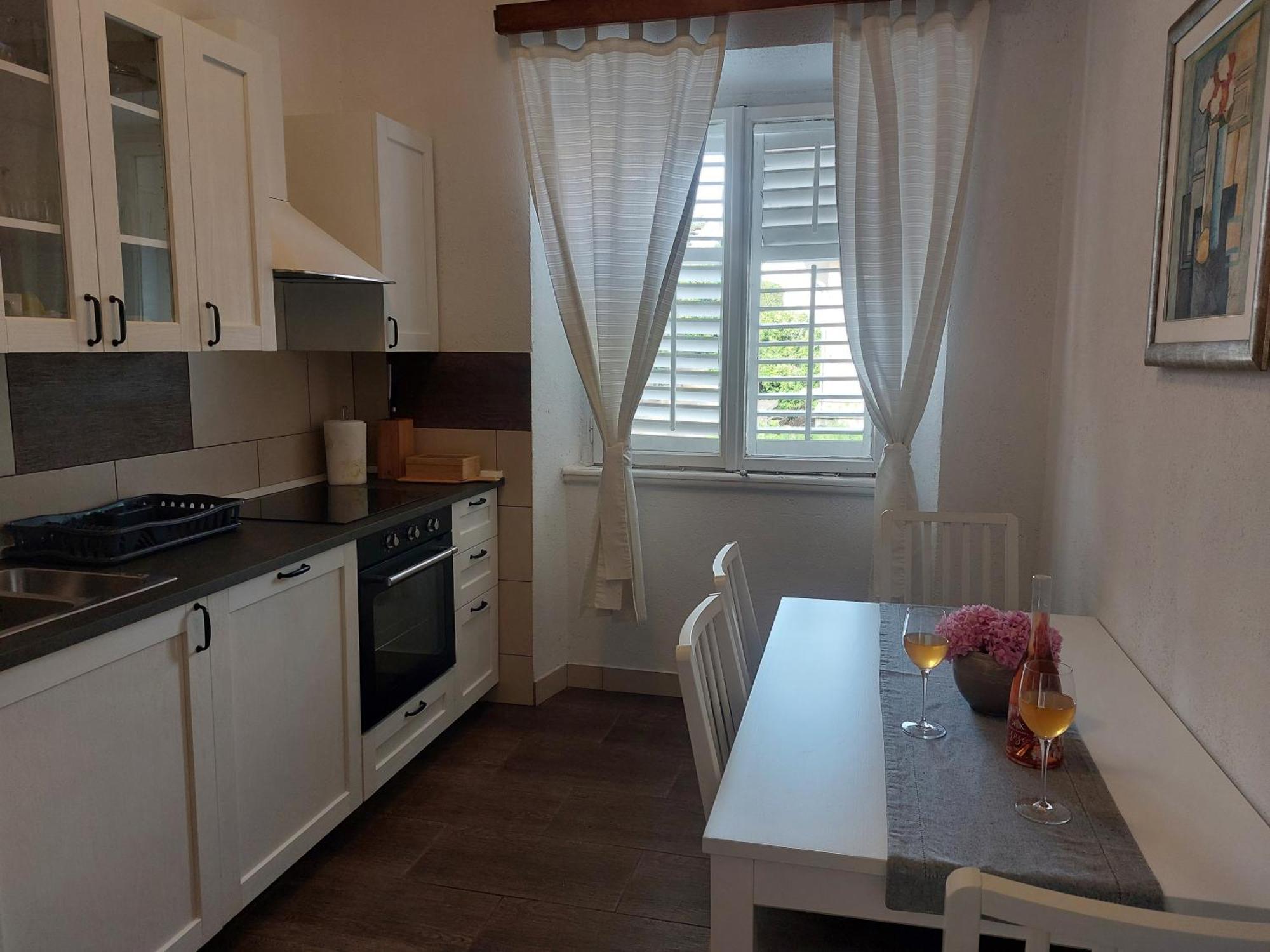 Apartment Karmen By The Sea