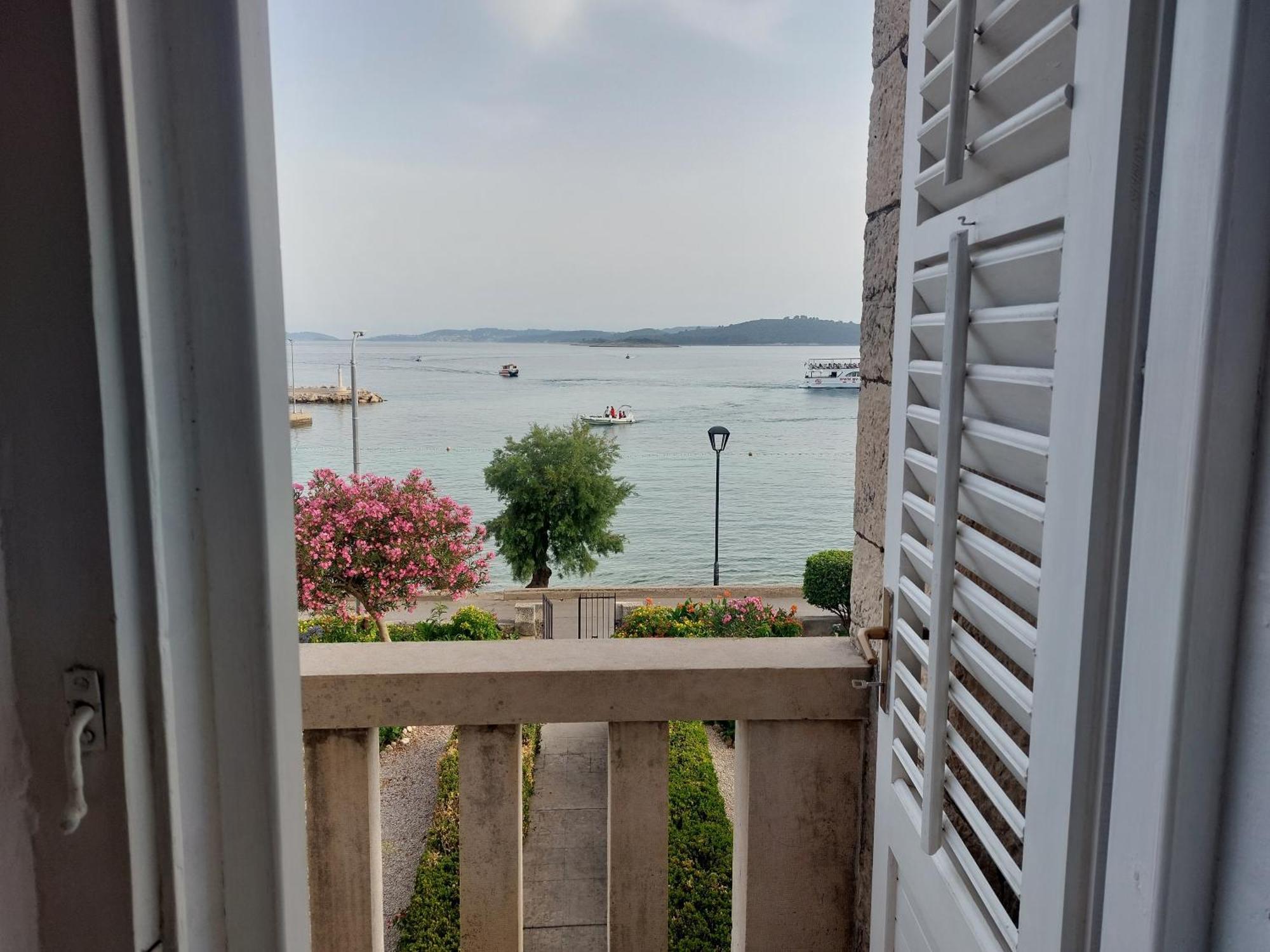 Apartment Karmen By The Sea