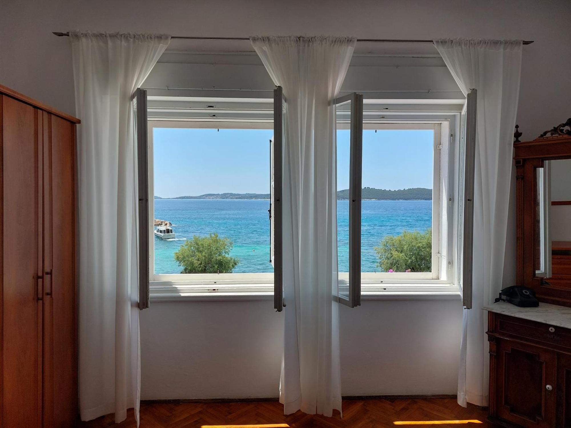 Apartment Karmen By The Sea